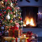 Addobbare l’albero di Natale in modo divertente ed economico